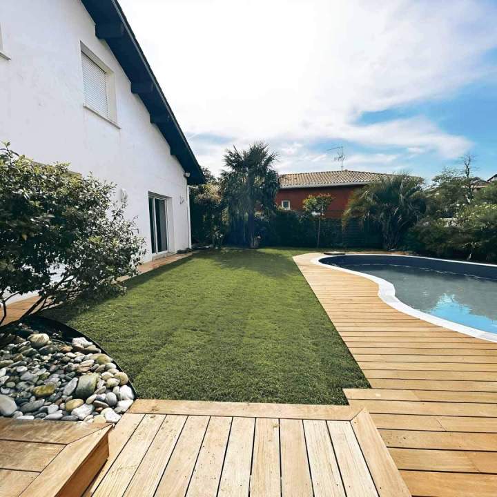 Terrasse autour de la piscine Labenne